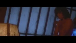 Kapılarda Kathleen Quinlan