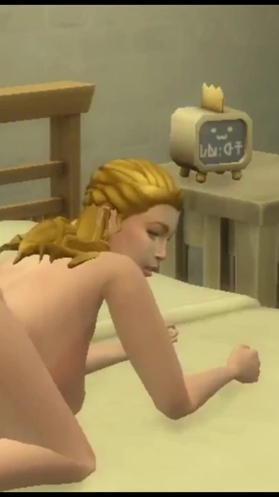 Mutlu simmers aldatan koca karısı evdeyken hizmetçiyi sikiyor