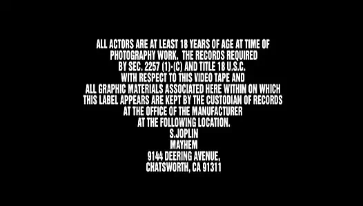 Dövmeli adam götünü domaltarak sikiyor