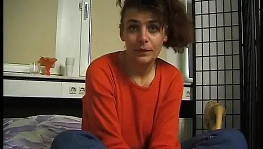 Esmer Vixen sikiliyor ve bakış açısıyla karnına boşalıyor