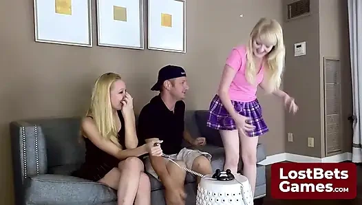 Kazananlarla Strip Shockinaw tavşan gibi sikişiyor