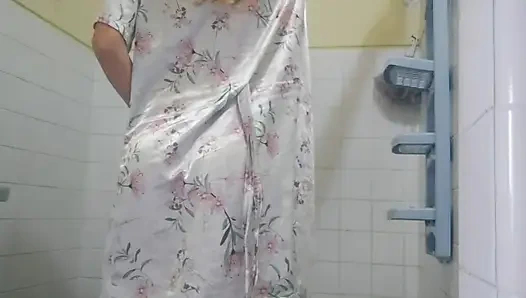 Tıraş edilmiş ve erotik sıcak banyoların derlemesi