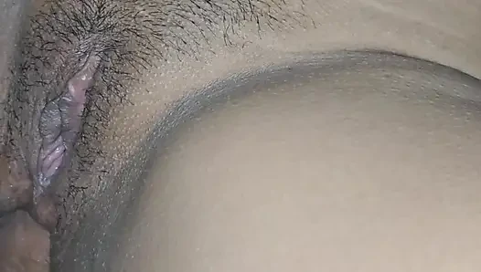 Küçük üvey kız kardeşe ev yapımı anal götten yarak alıyor