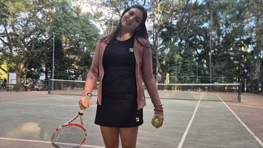 Rafaela ve Igor striptiz tenisi maçını dışarıda yapıyor