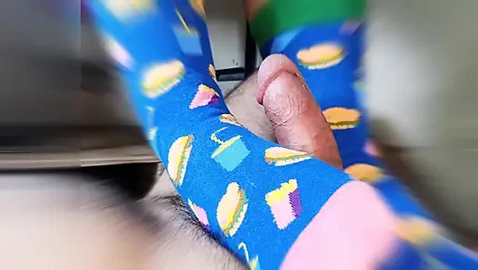 Çok komik çorap giyen ayaklı saman