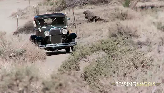 Sert sikleri paylaşmak bu kızları her şeyden daha mutlu ediyor