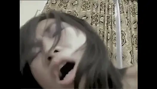 Bu korkun, Doğulu Kıza Acımasızdır