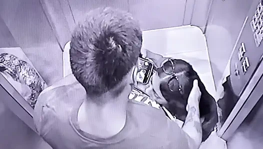 Real amateur threesome on the elevator