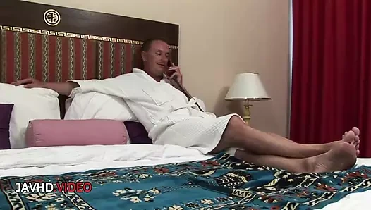 Tutkulu jav yıldızı Sunisa ateşli bakış açısı ve ısısıyla arzusunu ateşlüyor