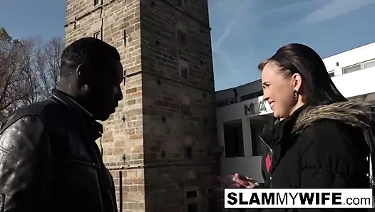 Sıcak eş gets çarptım içinde the göt içinde ona adam