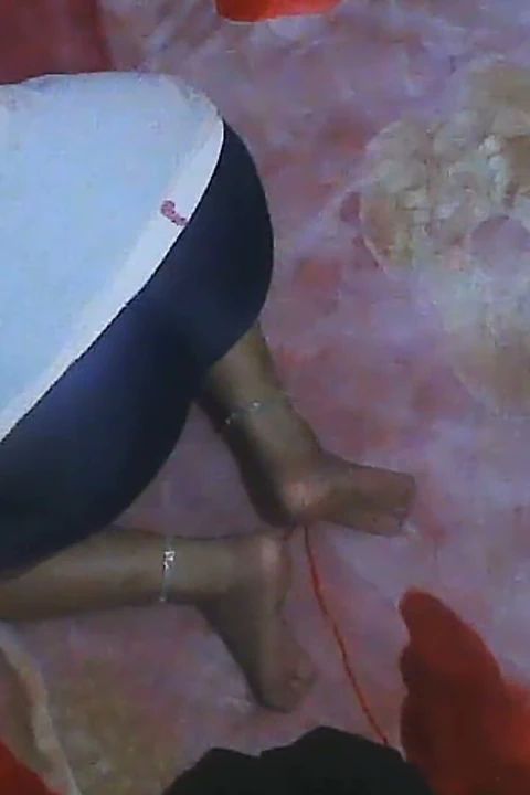 Hintli seksi yenge yarağımı emdikten sonra sikiyorum
