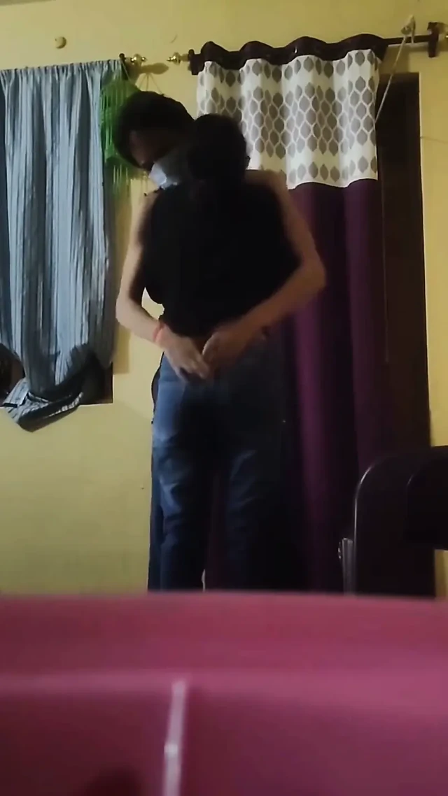 Hintli genç aşıklar seks yapıyor