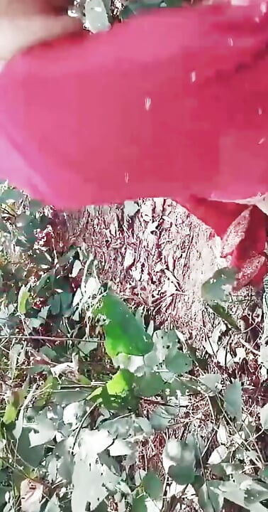 Karısıyla ilk kez dışarıda seks yapmanın keyfini çıkardı
