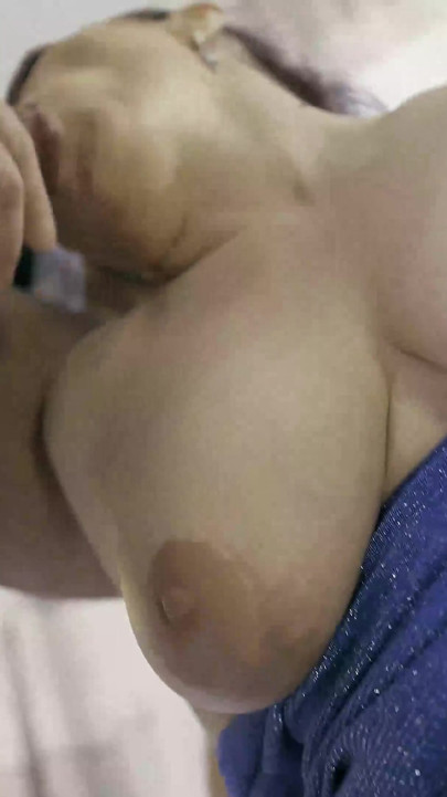 Seks Aç MILF Islak Am Deliğinde Sert Sikiş İstiyor