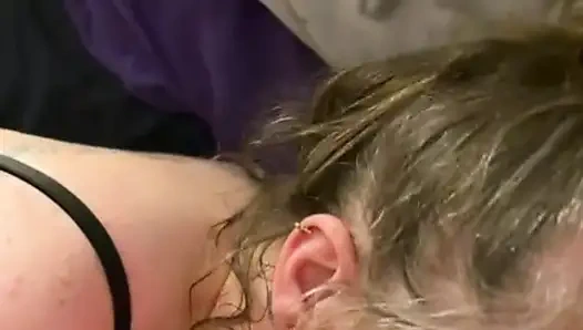 İç çamaşırlı kadın daha da sertleşiyor