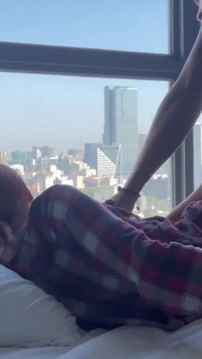 Bölüm 29 : "Ne ?!! Gerçekten bir porno yıldızı mısın?!" | Klip 1