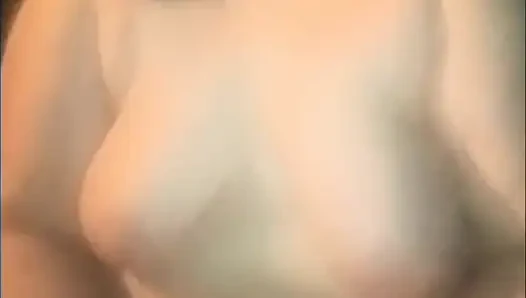 Üstte memeli akşam yürüyüşü