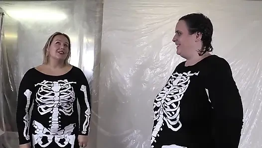Sarah ve Ashley kinky gunky cadılar bayramı