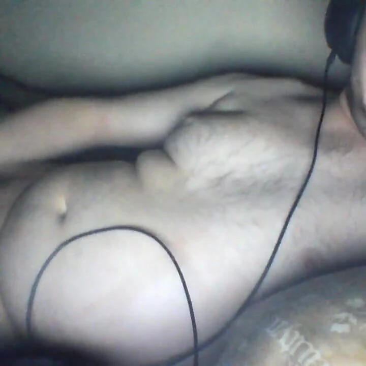 Bölüm 2 Kush travesti pornosu izliyor