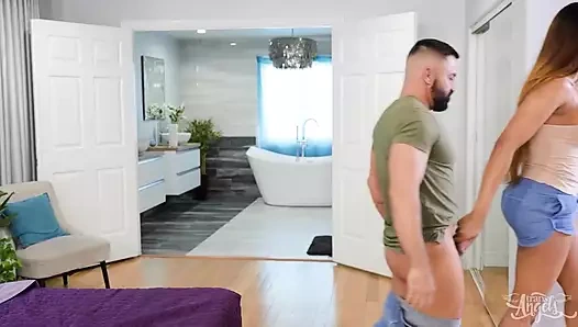 Trans melekler - Dominic ve Jexxxica Blake banyoda sırayla birbirlerinin yarağını emiyor