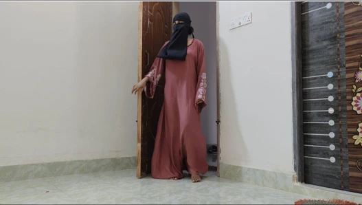 Hijabi stepmom share her sex desire with stepson in the bed Desi hot xxx