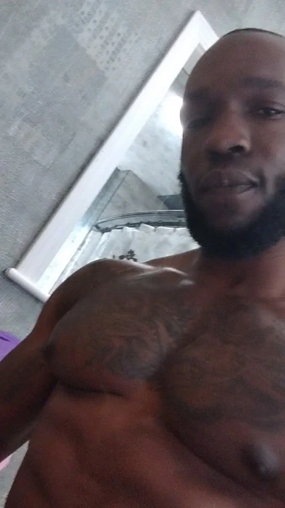 Banyoda parçalanmış fiziği gösteriyor