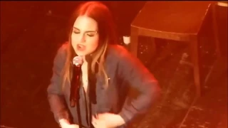 Jojo soyunur