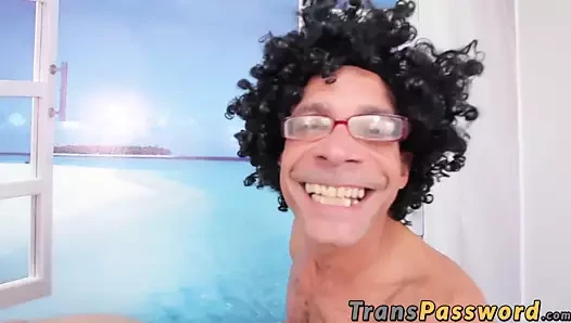 Sıska transeksüel ile piercing becerdin sert sonra oral seks