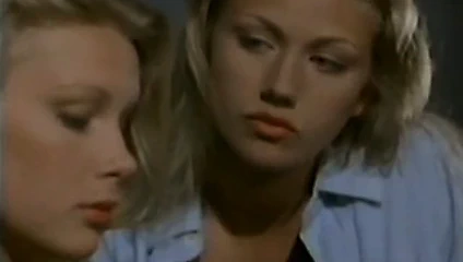 Jacqueline lovell başka bir seksi hatuna yumruk atıyor!? (sadece hayranlar)