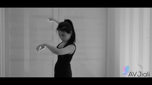 Xian'erai erotik sanat için seksi ve dansı harmanlıyor