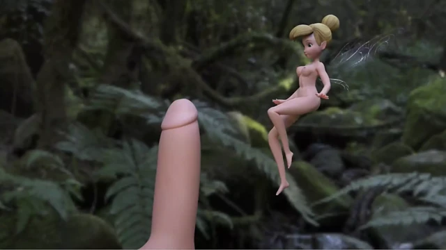 Ormanda büyük yaraklı Tinkerbell (parodi)