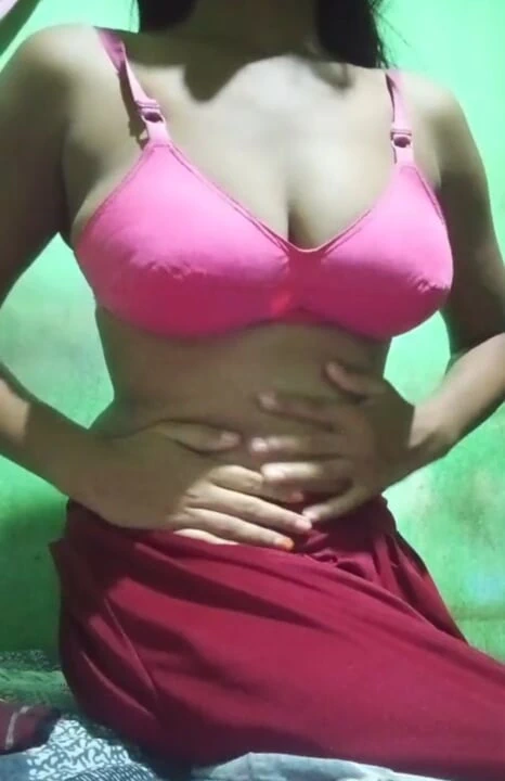 Great video of a girl sitting in the house having fun with her pussy and milk.