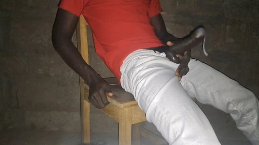 Güçlü büyük siyah yarak dölle patlıyor