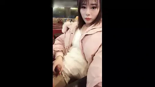 Seksi ladyboy cuming içinde kafe