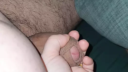 Kalabalık annenin üvey oğlunun yarağıyla mastürbasyon mu yapıyor