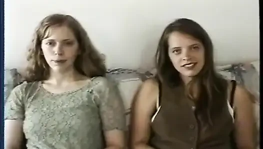 Retro vixens zonklayan yarağı yiyor ve amını damlatıyor