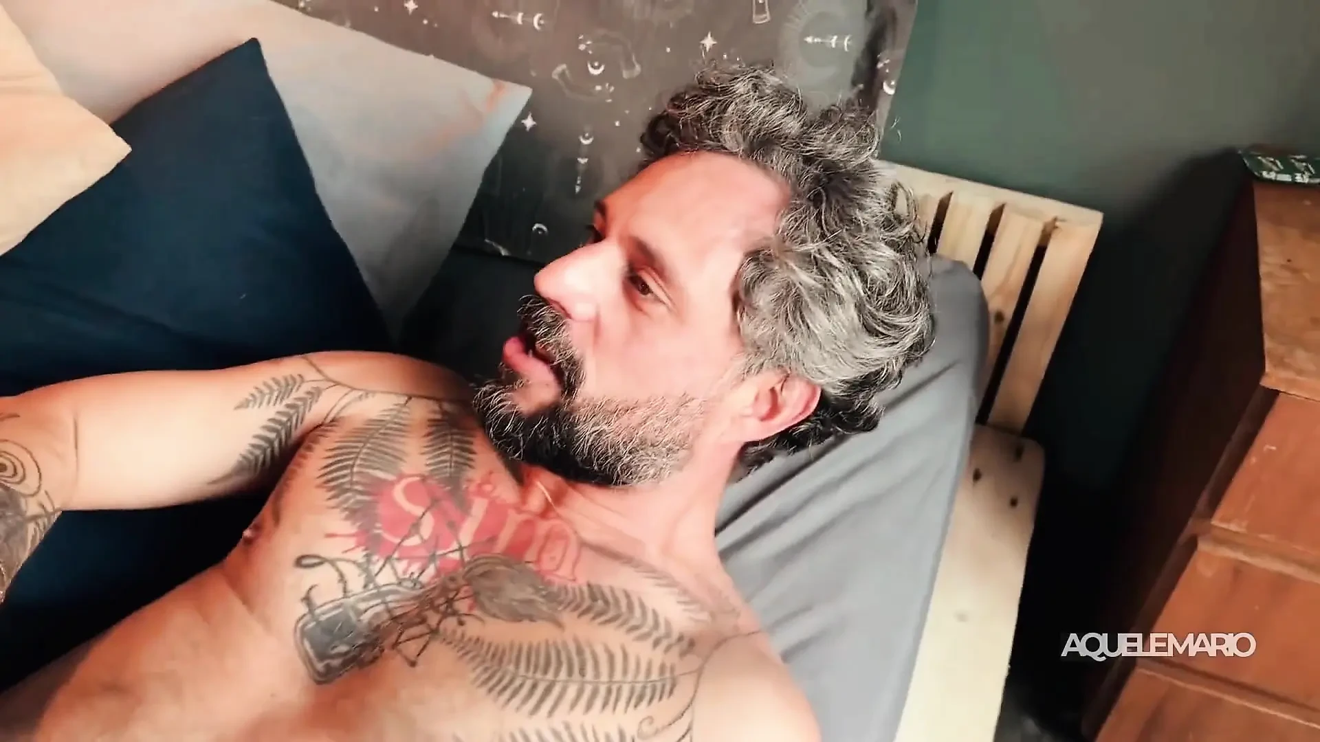 Porno Yıldızı Dread Hot Eski Bir Arkadaşıyla Yoğun Seks Yapıyor Ve Ne Kadar Azgın Hissettiğini Gösteriyor