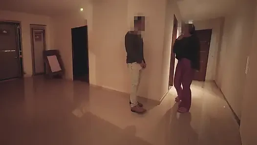 Ateşli evli kadın bina partisinde sikiliyor - ağzına boşalma