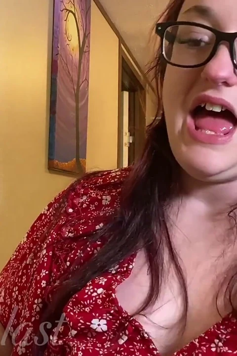 Yakın röntgencilik gulp, chug ve geğirme! Bella Blast