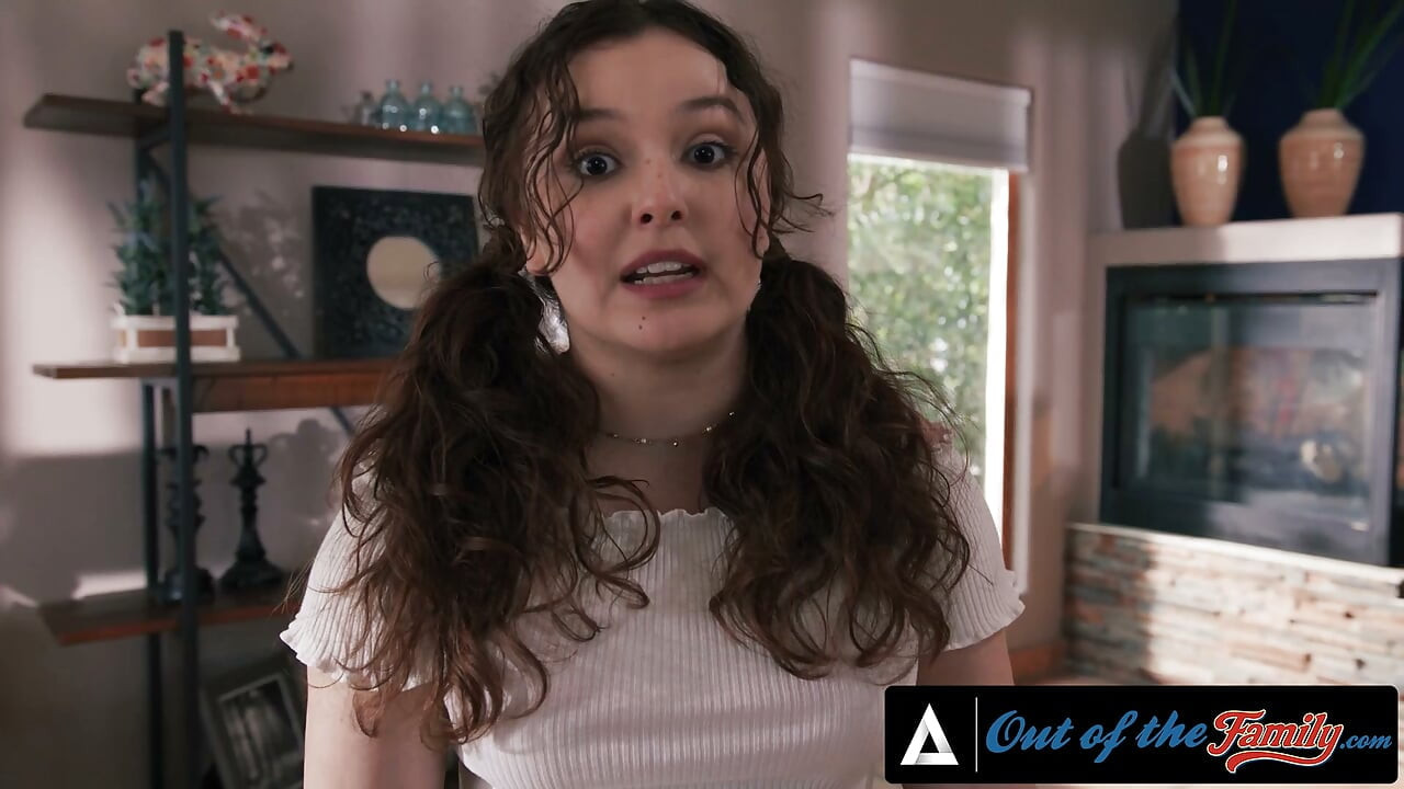 OUT OF THE FAMILY - Leana Lovings Gözlüklerini Geri Almak İçin Seksi Kullanıyor Hardcore Pov Sahnesinde