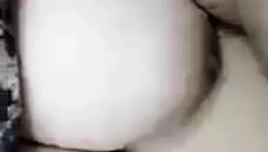 Sakso yüksek sınıf Delhili kız görüntülü görüşme sakso çekiyor.