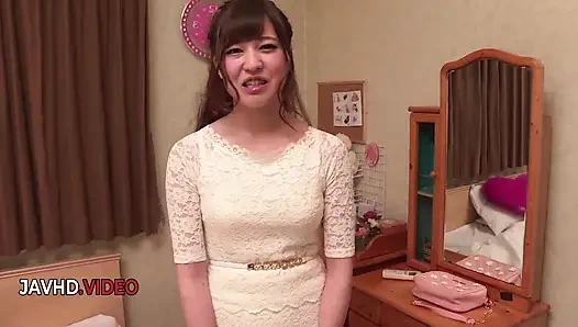 Salvaje belleza japonesa Mai Oginos - pasión tetona provoca sesión de mamada seria