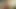 Seksi vücudunu gösteren kısa sarı saçlı kız