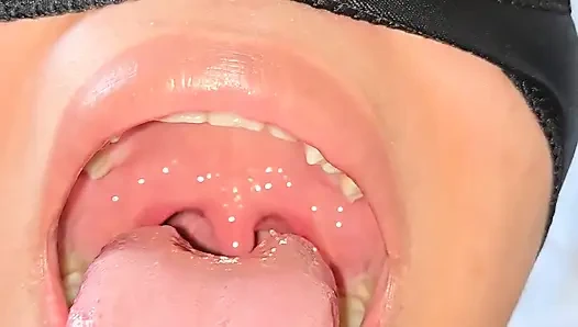 İşeme ve hamile köleme burnundan döl içiriyorum