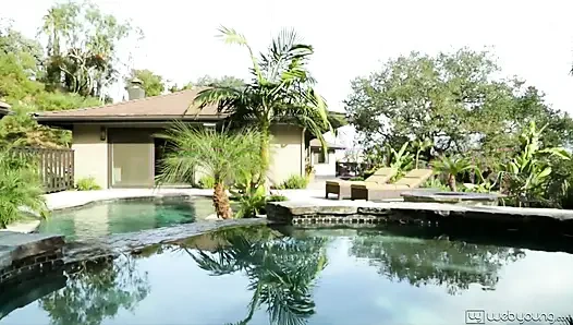 WebYoung akıllı kız aptal plan