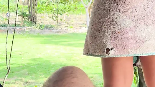 Teşhirciliği çok seviyorum, etrafta insanlar varken bir penise zıplamayı gerçekten seviyorum