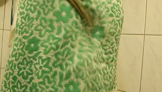 Elektrik kablosuyla kendine şaplak atmak