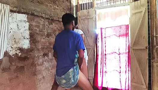 Güzel üvey kız kardeş seks Hintli desi ateşli bebek