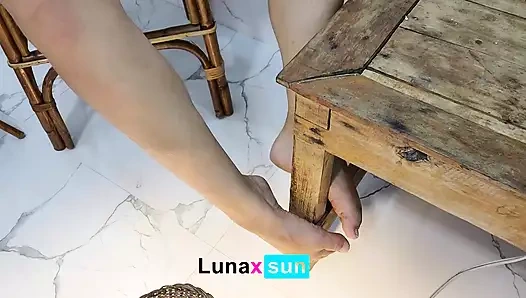 Ayaklarıma dikkat edin! Mastürbasyon yapıyorsun ve şimdi boşalıyor - luna daily vlog - lunaxsun