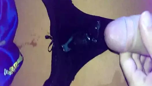 Külot üzerinde boşalmak